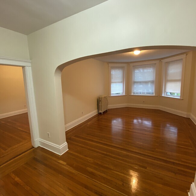 22 Euston St unit 5, Brookline, MA 02446 - photo 3