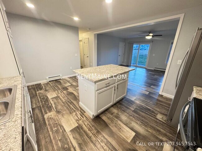 110 Rocky Rdg Dr unit 5, Hermon, ME 04401 - photo 3