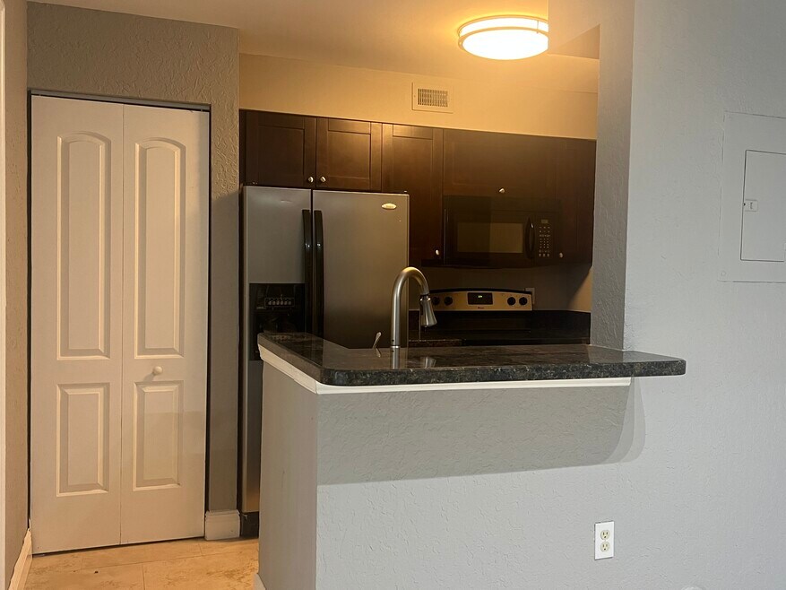 2851 N Oakland Forest Dr unit 108, Oakland Park, FL 33309 - photo 1