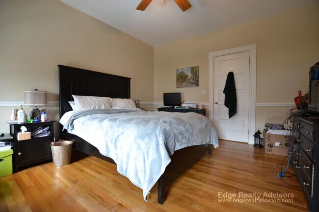34 Antwerp St unit 2, Brighton, MA 02135 - photo 5