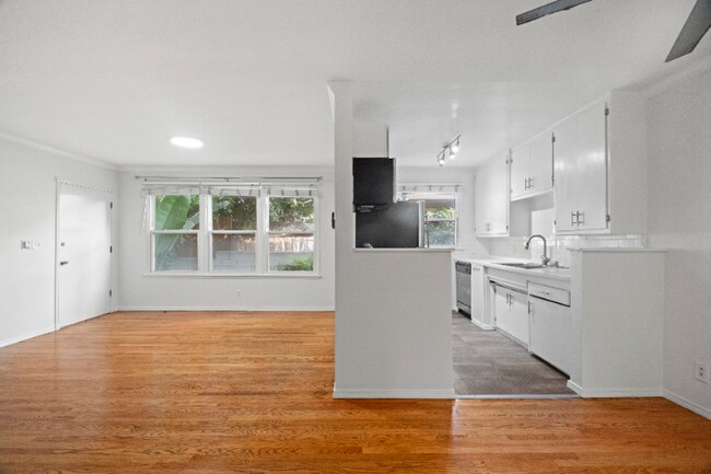 2001 N Beachwood Dr unit 10A, Los Angeles, CA 90068 - photo 4