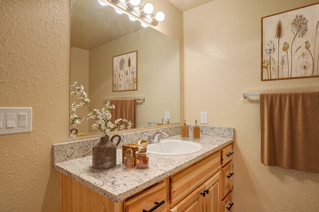 Brook Hollow Apartments, Salem, OR 97305 - photo 4