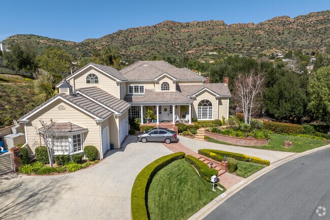 You can find large estates around Oak Park, Ca.