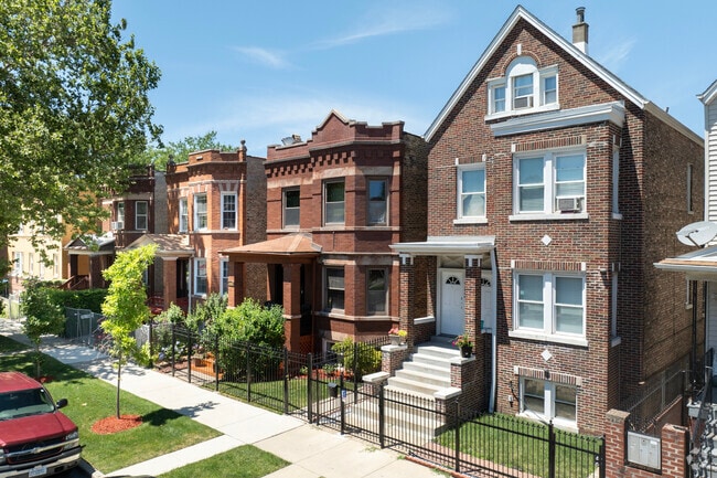 Homes in W Humboldt Park come in a variety of classic Chicago praire styles.