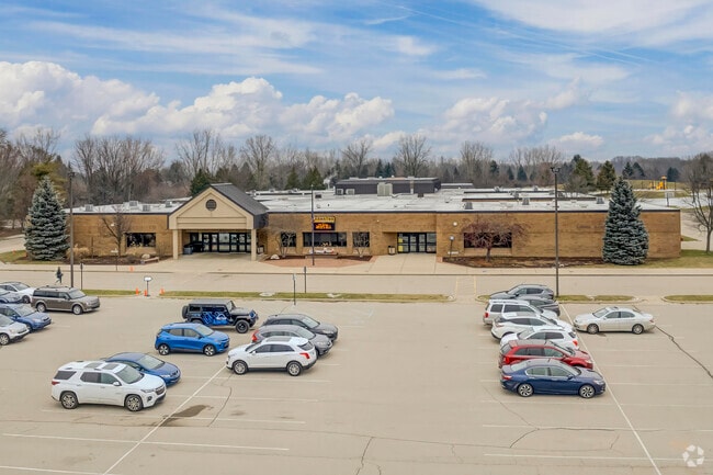 Hiawatha Elementary School, Campus Overview-2