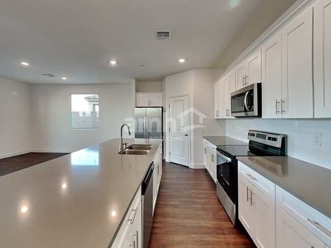 296 Yasmin Daylily Place, Henderson, NV 89015 - photo 3