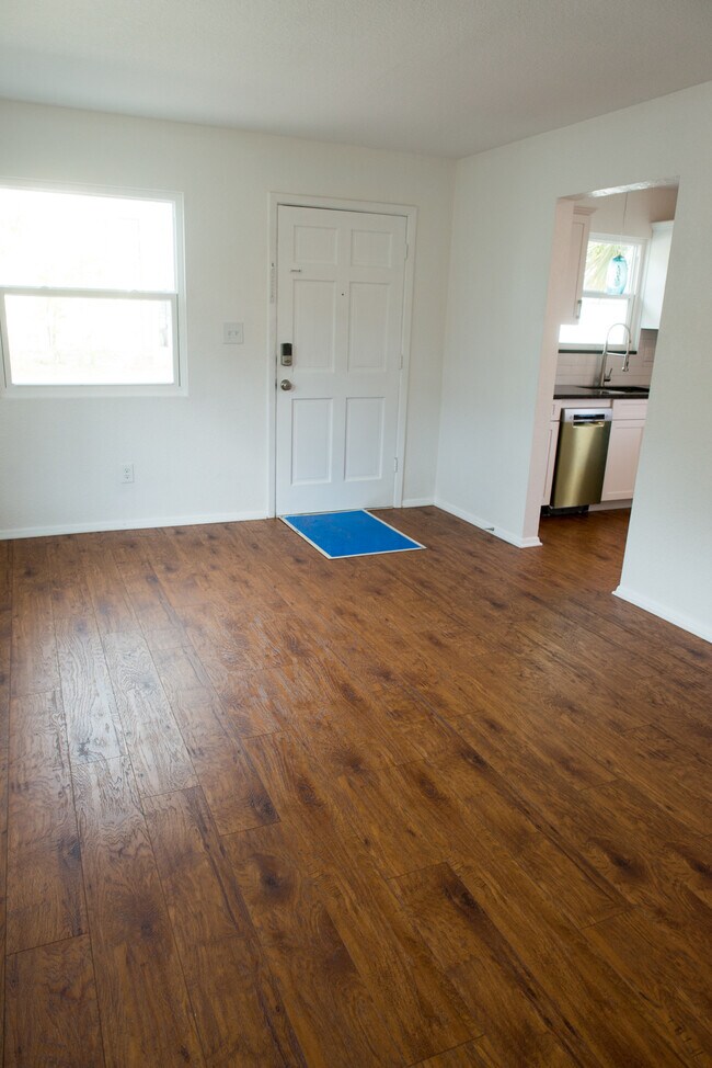 4302 W North A St unit Main House, Tampa, FL 33609 - photo 5