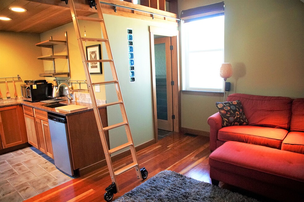 69 S Shannon Ave unit Studio, Athens, OH 45701 - photo 1