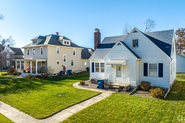 Older homes at the center of town are well-maintained examples of Eldridge's history.
