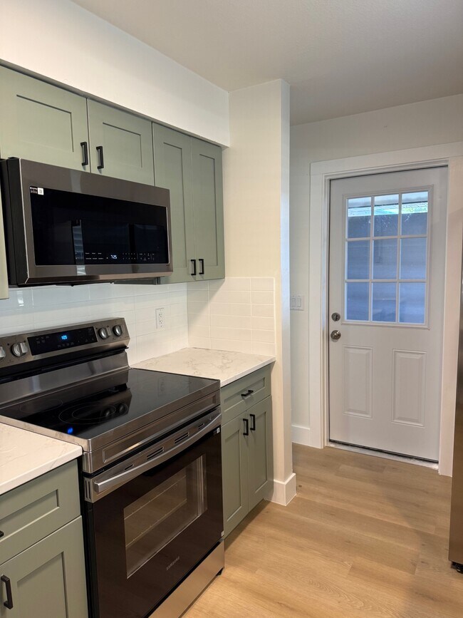 1925 Forked Creek Dr, Englewood, FL 34223 - photo 6