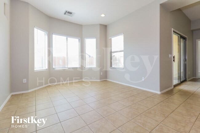 22191 W Shadow Dr, Buckeye, AZ 85326 - photo 5