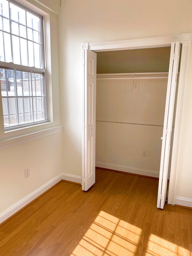 803 7th St NE unit 4, Washington, DC 20002 - photo 7