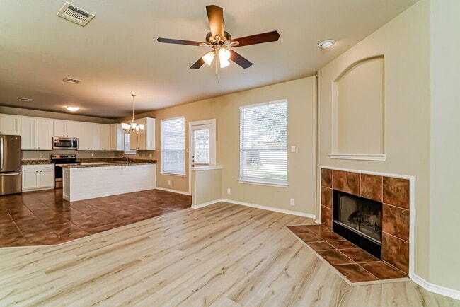 552 Foxford Run Dr, Cibolo, TX 78108 - photo 6