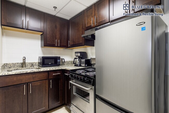 62 Boylston St unit FL9-ID243, Boston, MA 02116 - photo 6