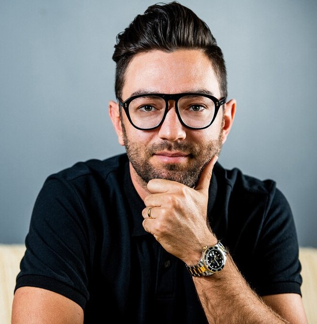 Agent Photo