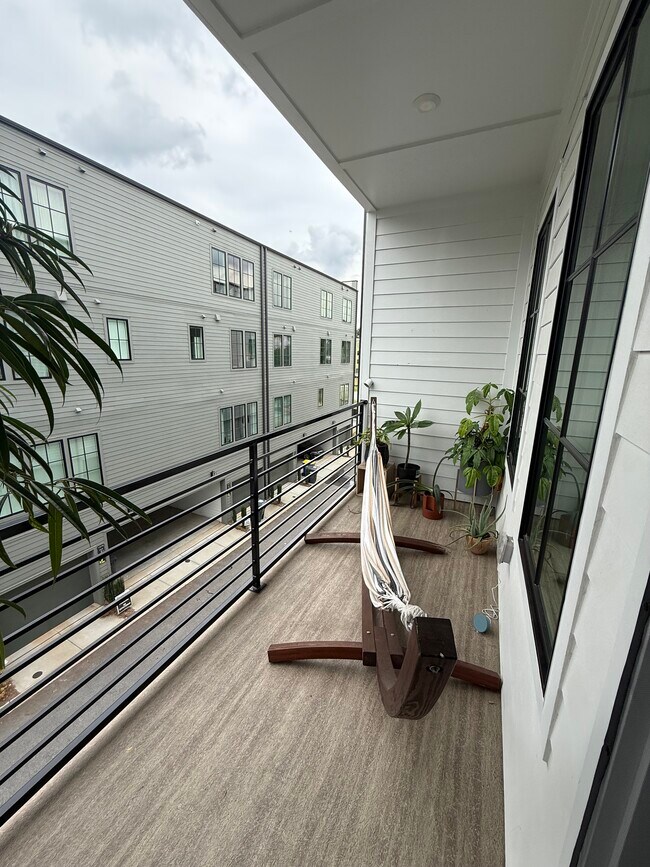 1276 Longreen Terrace NW unit Longreen, Atlanta, GA 30318 - photo 7