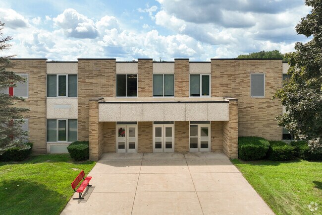 Bedford Junior High welcomes new students.