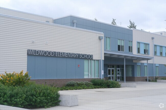 Wildwood Elementary School greets children in Federal Way, WA.