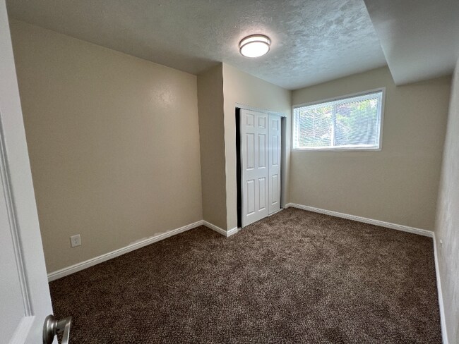 1362 E 3900 S, Salt Lake City, UT 84124 - photo 4