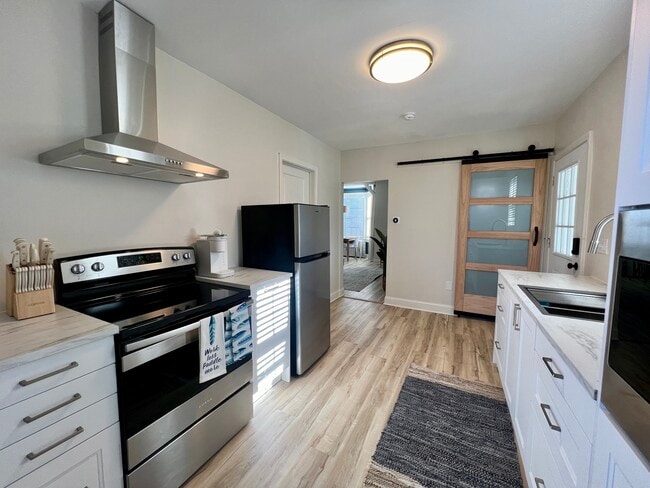 157 Baileyville Rd unit Second Floor, Middlefield, CT 06455 - photo 3