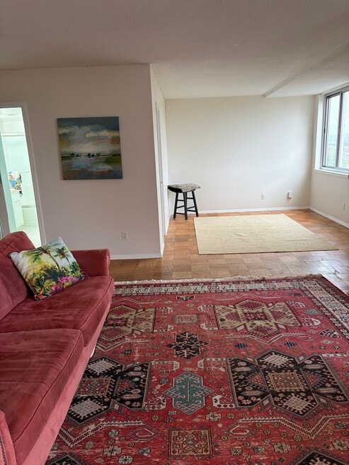 Marina Towers unit 1013, Alexandria, VA 22314 - photo 1