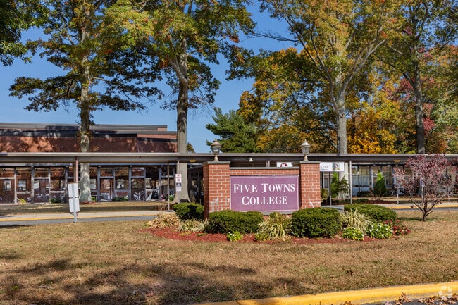 Local students that attend Five Towns College in Dix Hills love how easy it is to get there.