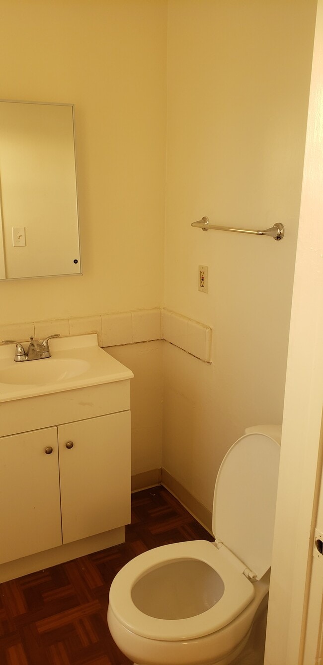 705 S Chevy Chase Dr unit 12, Glendale, CA 91205 - photo 3