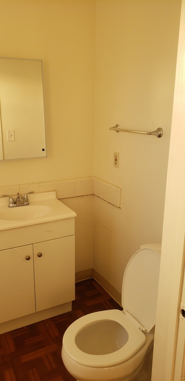 705 S Chevy Chase Dr unit 4, Glendale, CA 91205 - photo 3