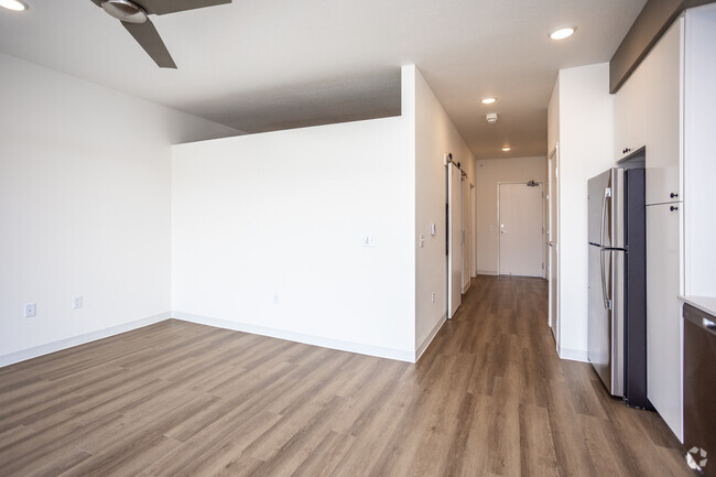 1BR, 1BA - A1/636 SF