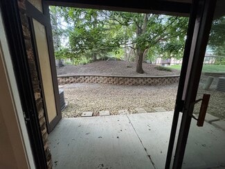 1601 Thames Ct Unit A, Wheaton, IL 60189