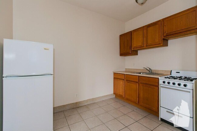 4853 N Damen Ave unit 1BED, Chicago, IL 60625 - photo 3