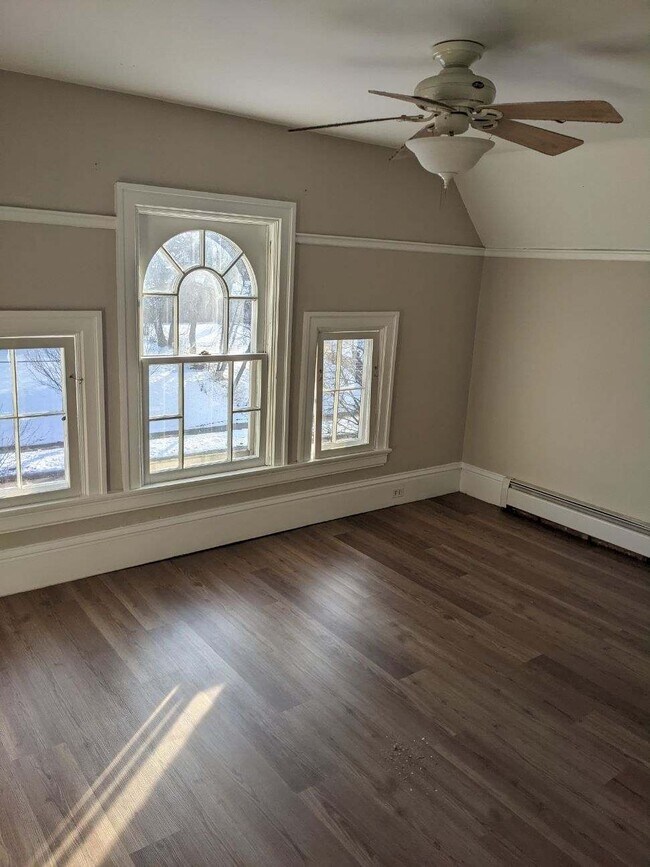 529 Madison Ave SE Unit 4, Grand Rapids, MI 49503
