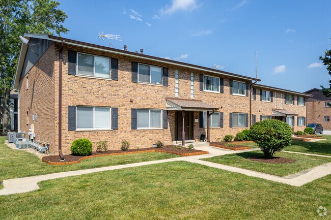 There are many condo options in Tinley Park.