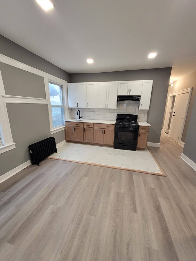 192 Goldsmith Ave, Newark, NJ 07112