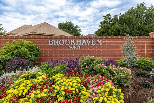 Brookhaven North is a quiet community just 2.5 miles north of Downtown Edmond.