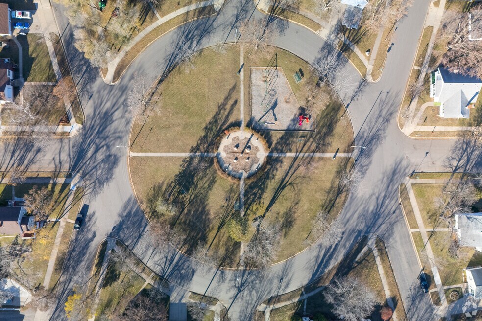 HD-NH_Colonial Gardens_559184_P2_V3_WA_020725