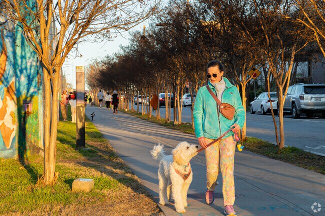 The Eastside Beltline Trail connects Cabbagetown to Reynoldstown and Old Fourth Ward areas.