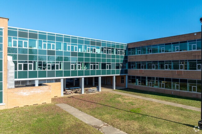 Students at Charter School of Wilmington can enjoy lunch in the courtyard on nice days.