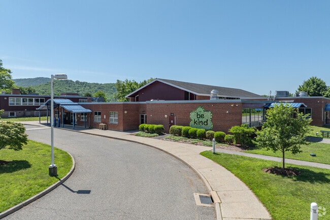 Kent Center School at 9 Judd Ave, Kent, CT 06757.