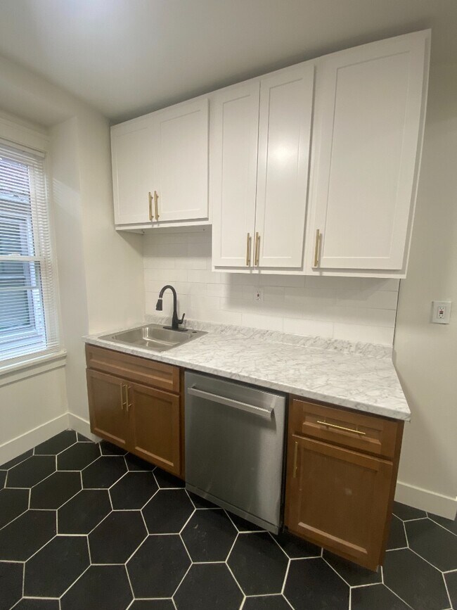 4746 S Grand Blvd unit 2S, Saint Louis, MO 63111 - photo 2