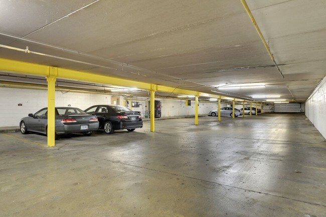 Uptown Plaza, Minneapolis, MN 55404 - photo 4