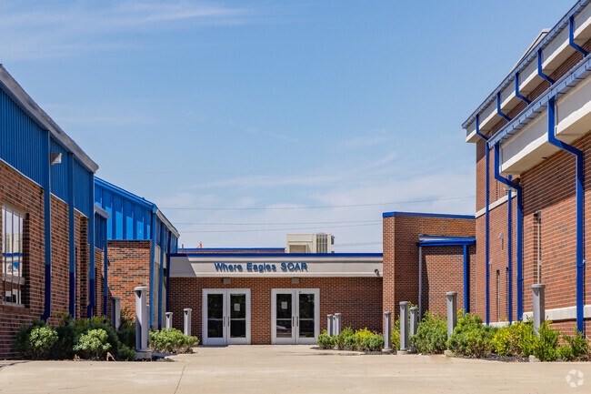 Apollo High School has an 18 to 1 student to teacher ratio.