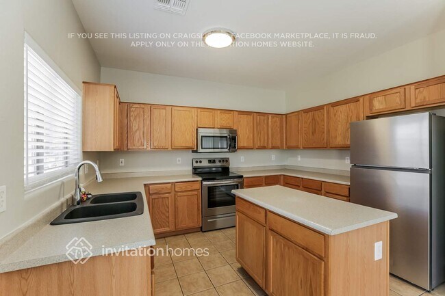 6233 S 15th Dr, Phoenix, AZ 85041 - photo 5
