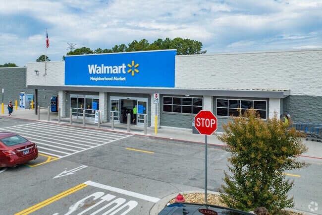 Locals in Fort Oglethorpe can swing by Walmart for all of their grocery essentials.