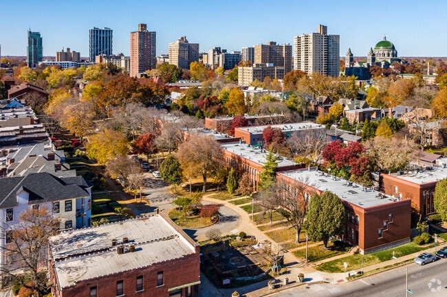 The Central West End is a historic and lively neighborhood in downtown Saint Louis.