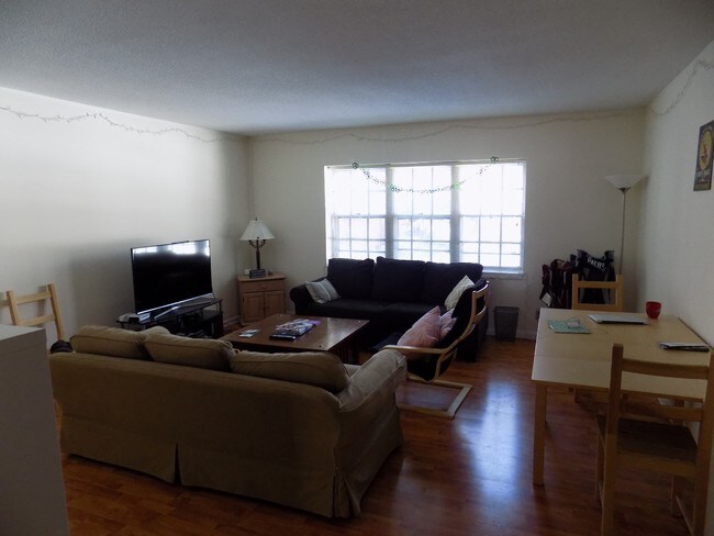 104 Lake Shore Rd unit 2, Brighton, MA 02135 - photo 2