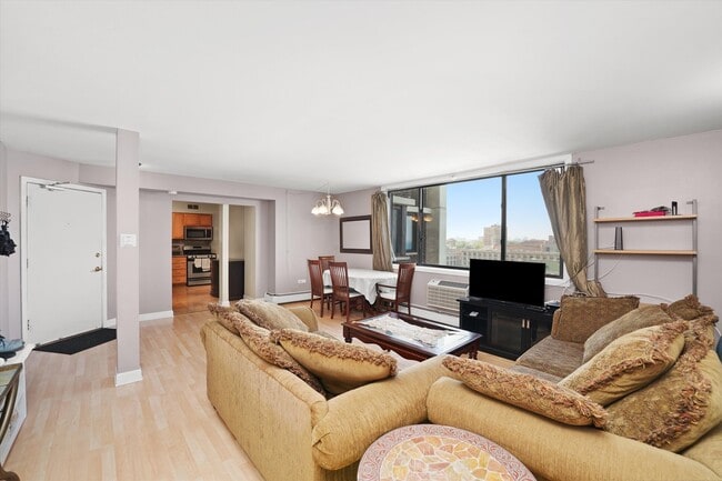 Sheridan Point Condominiums unit 808, Chicago, IL 60660 - photo 5