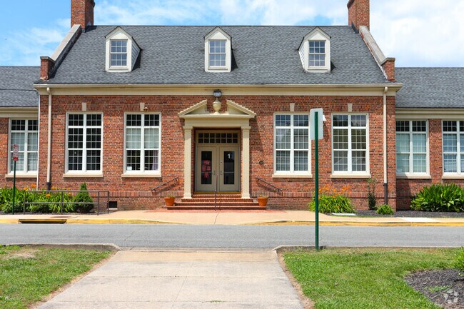 Sandston Elementary School is located right by Richmond International Airport.
