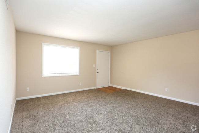 2BR, 2BA - 1,084 SF