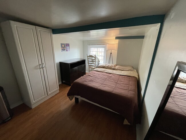 1013 St Paul St unit 4, Baltimore, MD 21202 - photo 6